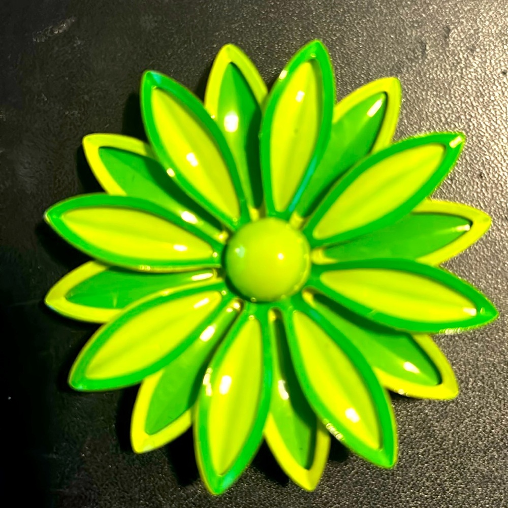 Butterfly and Flower Brooch Set - Picture 2 of 5